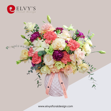 Blooming Kaleidoscope – Carnation & Lisianthus Vase Arrangement