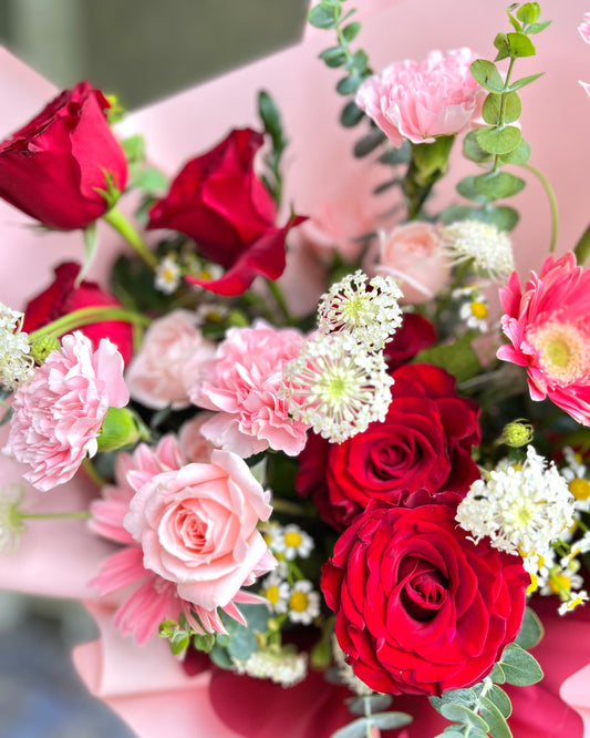 Scarlet Note – Red Rose & Pink Gerbera Bouquet