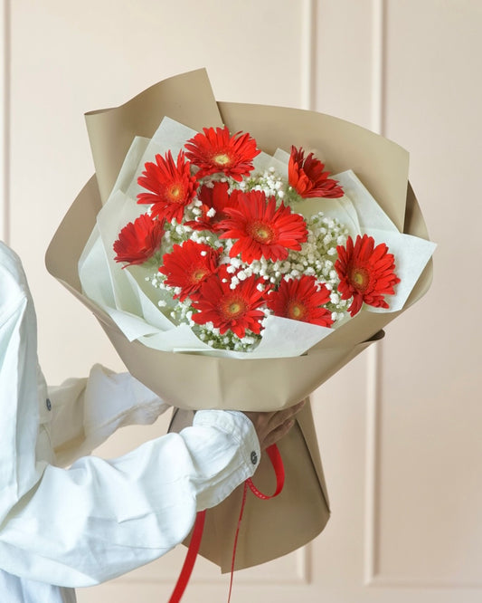 Ruby Ten – 10 Red Gerbera Bouquet