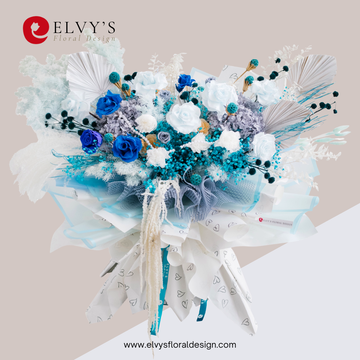 Starlight Blue – Premium Preserved Rose & Gypsophila Bouquet