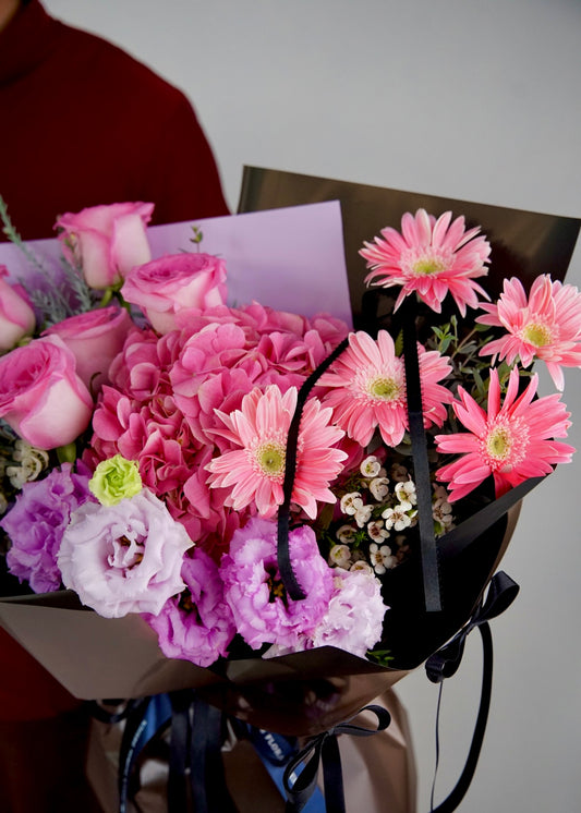 Lilas Privé – Pink Rose & Lilac Lisianthus Bouquet