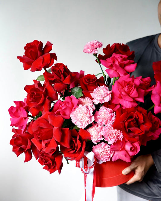 Rouge Parade – Red & Hot Pink Rose Bloom Box