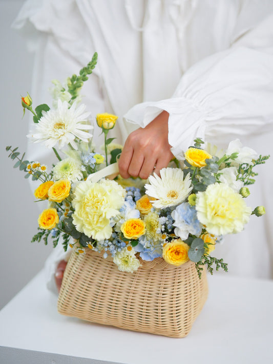 Botanical Garden – Spray Rose & Hydrangea Basket - Elvy's Floral Design