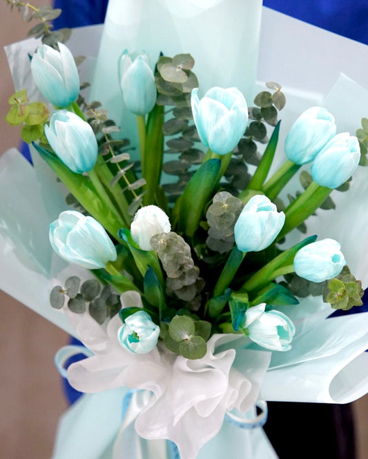 Blue Current – 12 Aqua Tulip Bouquet