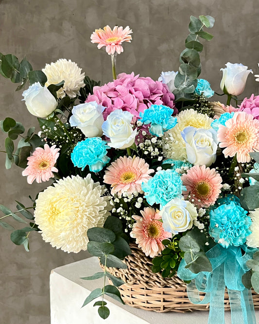 Blue Willow – Hydrangea, Rose & Mum Flower Basket