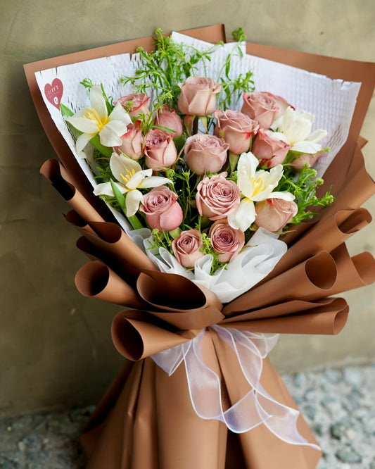 Cocoa Blush – Cappuccino Rose & White Tulips Bouquet