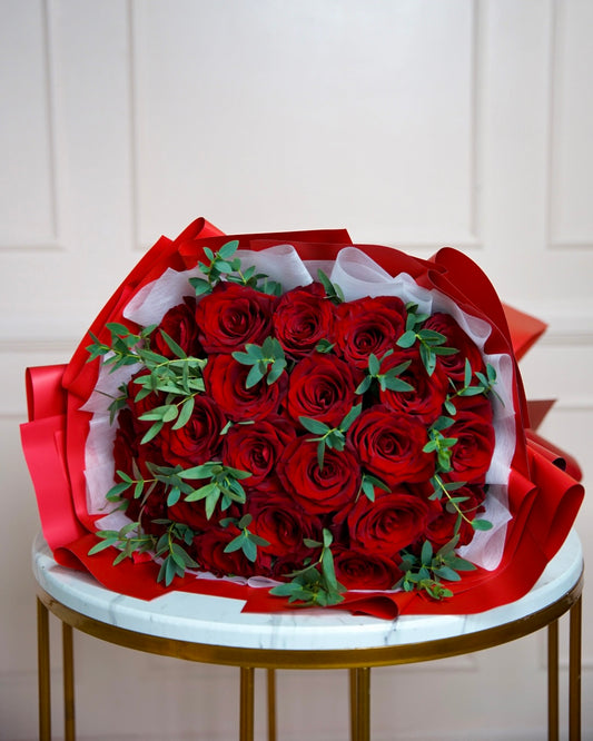 Velar – Two Dozen Ecuadorian Rose Bouquet