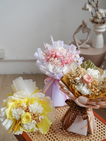 Petite Dried flower bouquet for Valentine's