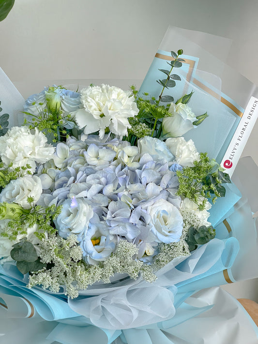 Marcy Blum – Blue Hydrangea & Lisianthus Bouquet